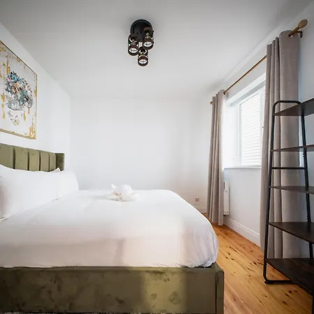 Designer 2-bed With Stunning Sea Views Galway